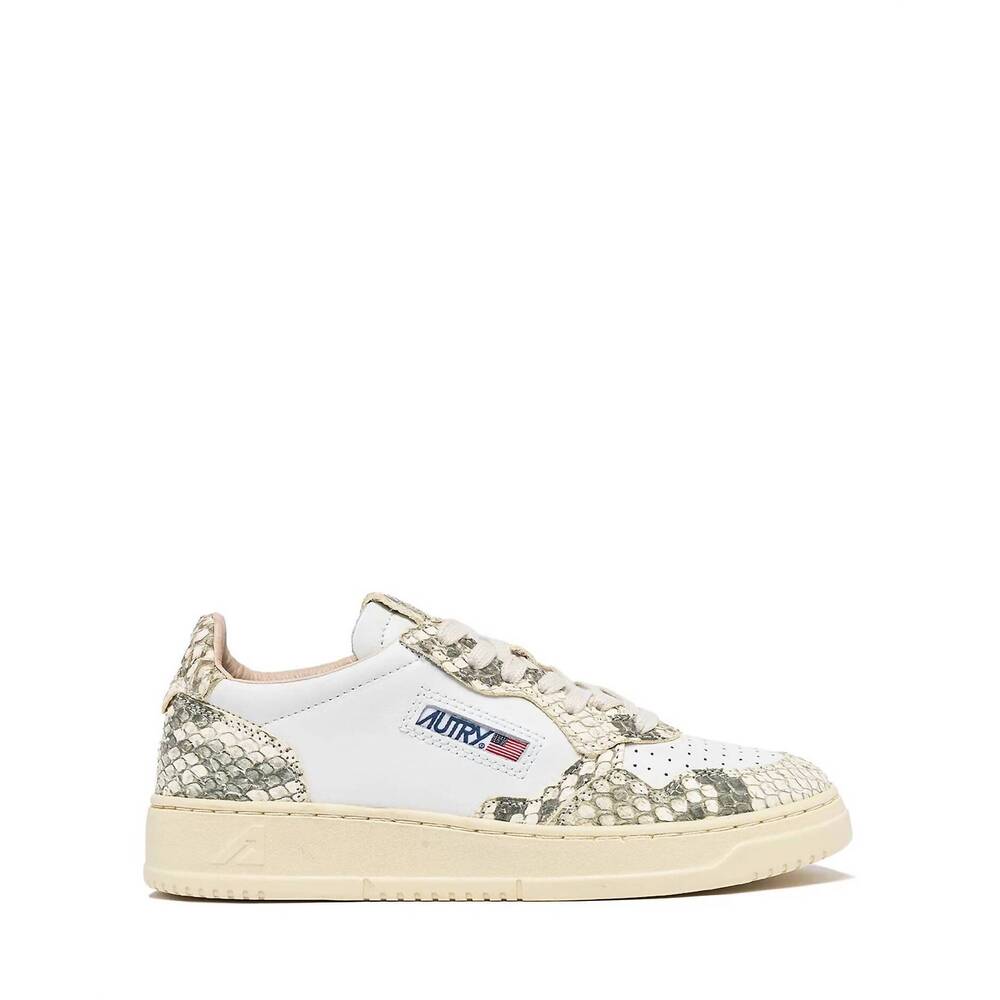 NEW AUTRY women's medalist low sneaker in white diamond